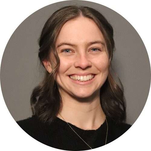Head photo of Hannah Long